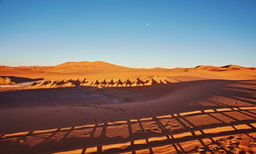 Marocco tour deserto tramonto fascino paesaggi cammelli